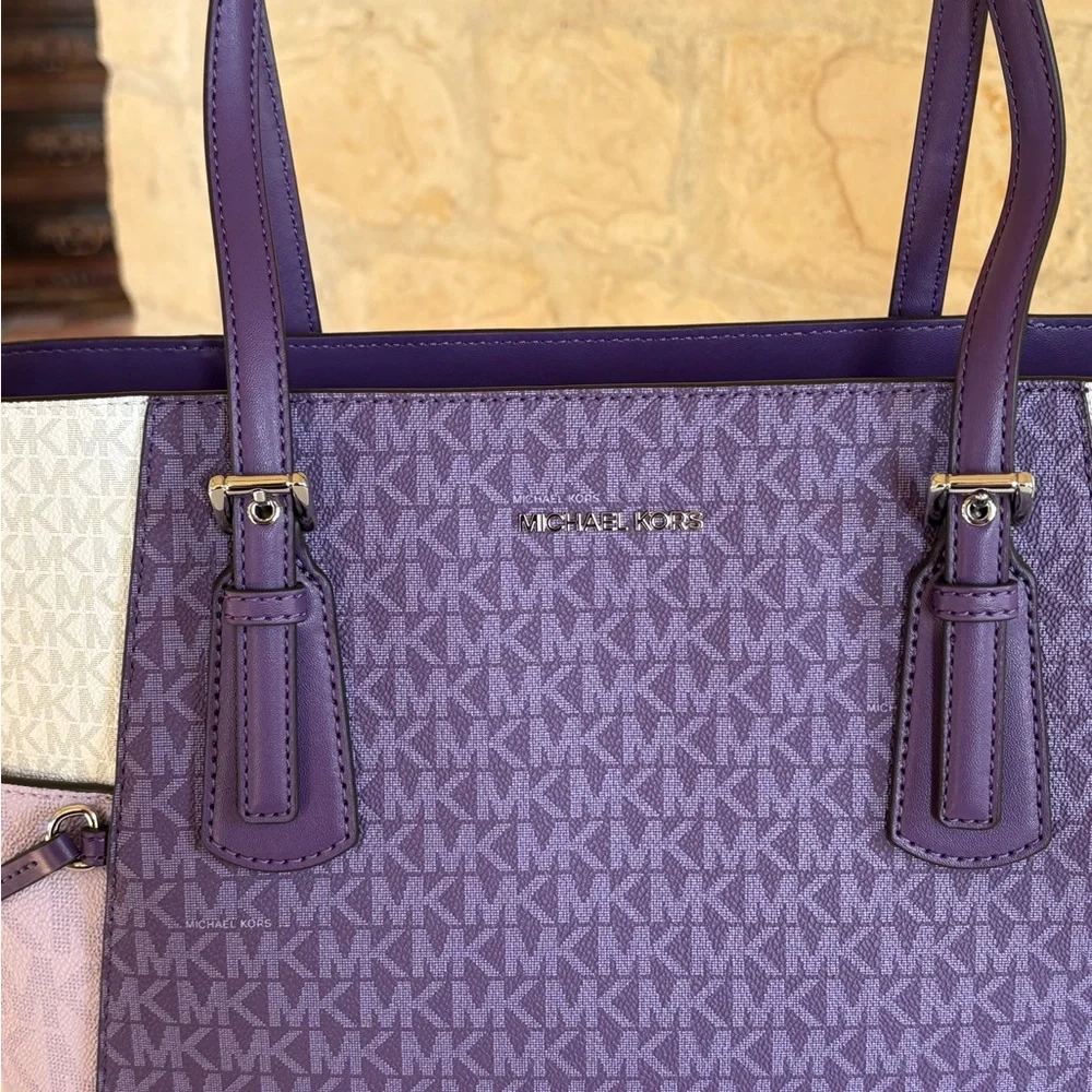 Michael Kors Purple and White Tote with Wallet - Picture 5 of 16